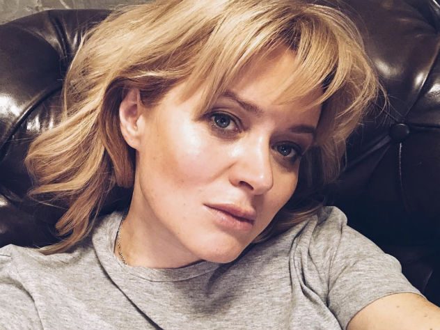 Нечаянная встреча Михалковой с Ходченковой в аэропорту: "Что жрут эти женщины? И где их разводят?" Нечаянная встреча Михалковой с Ходченковой в аэропорту: "Что жрут эти женщины? И где их разводят?" актриса