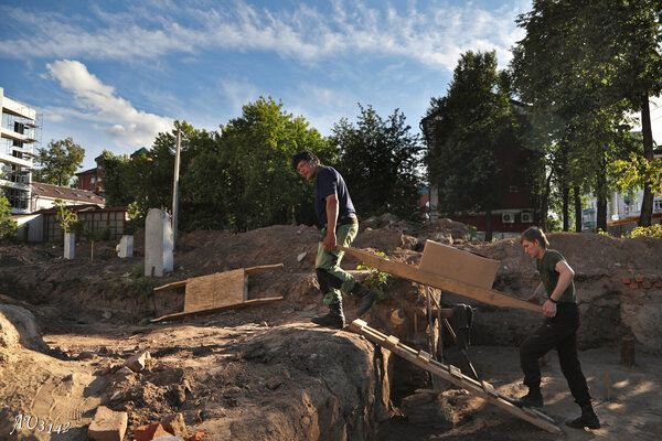 В центре Перми найден уникальный клад. В центре Перми найден уникальный клад.