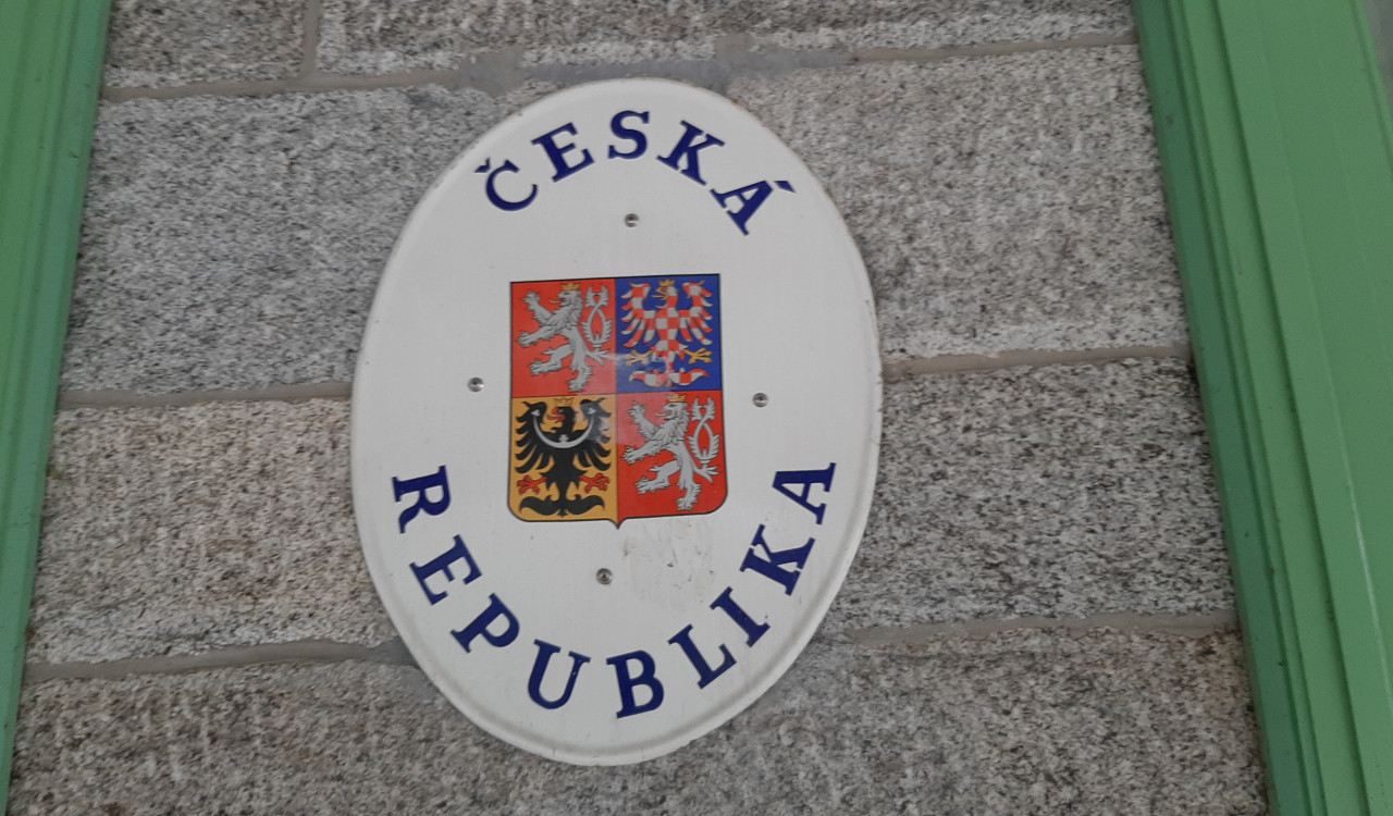 Руслан Осташко: Нужно полностью прекратить отношения с русофобскими странами