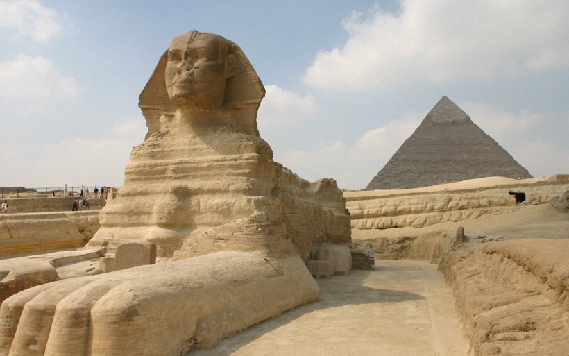 Бассейн в Колизее и белоснежные пирамиды: как выглядели великие памятники в древности
