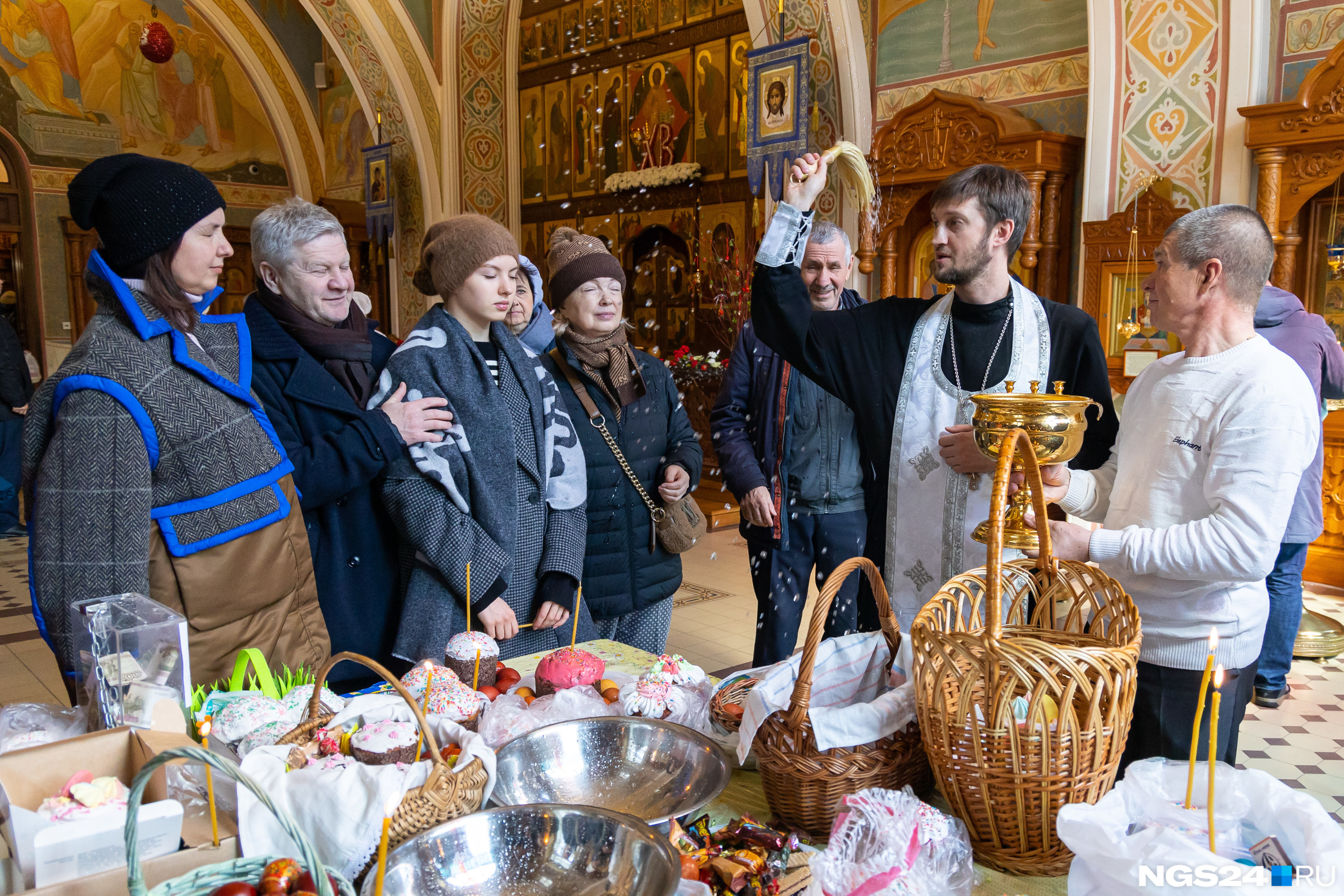 Празднование Пасхи в Росси