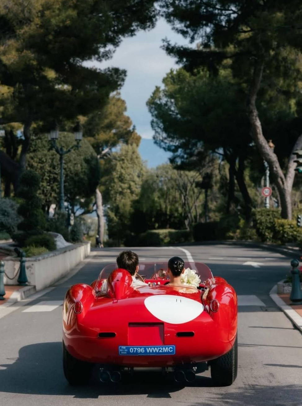 Феррари вместо лимузина: гонщик «Формулы-1» Шарль Леклер женился format-article,noindex,александра сент-мле,александр сен-мле,герман ларкин,Знаменитости,Карлос Сайнс,Льюис Хэмилтон,софиан памар,соцсетигонщик; формула1,спортивный клуб,соцсетизвезда; формула1,спортивный клуб,феррари (ferrari),спортивный клуб,формула1,спортивный клуб,шарль леклер