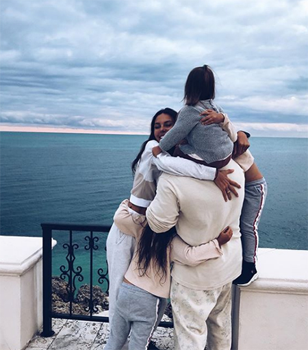 Новые тату в честь сына и покупка аквапарка: как Джиган и Оксана Самойлова провели выходные Звезды,Звездные пары