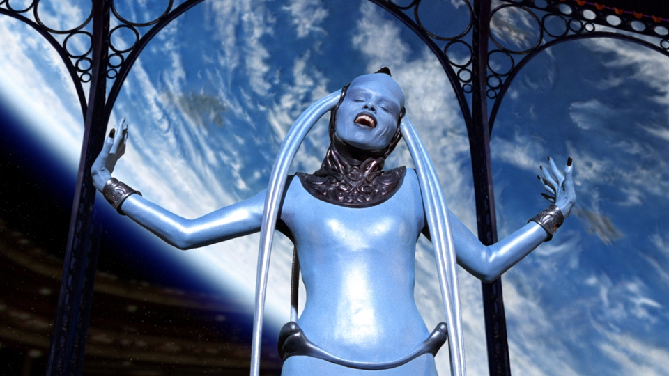 1_the_fifth_element-11