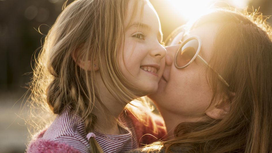 Мама с дочкой