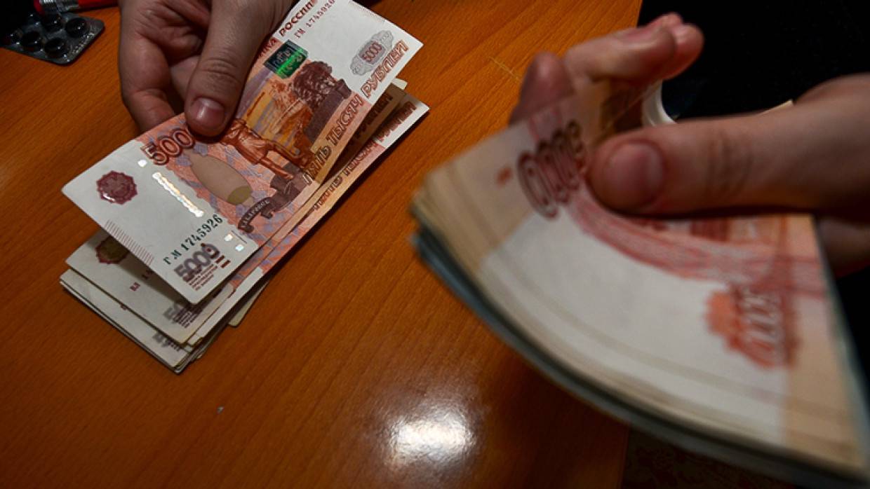 Жительница Балашихи сделала аферистов богаче на 12 млн рублей
