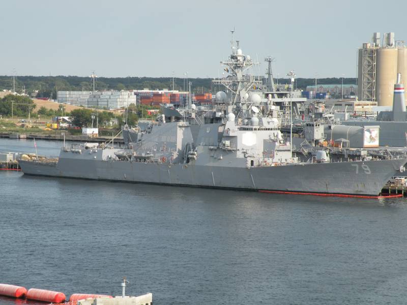 Военно-морская база Норфолк – проплывая мимо вмф