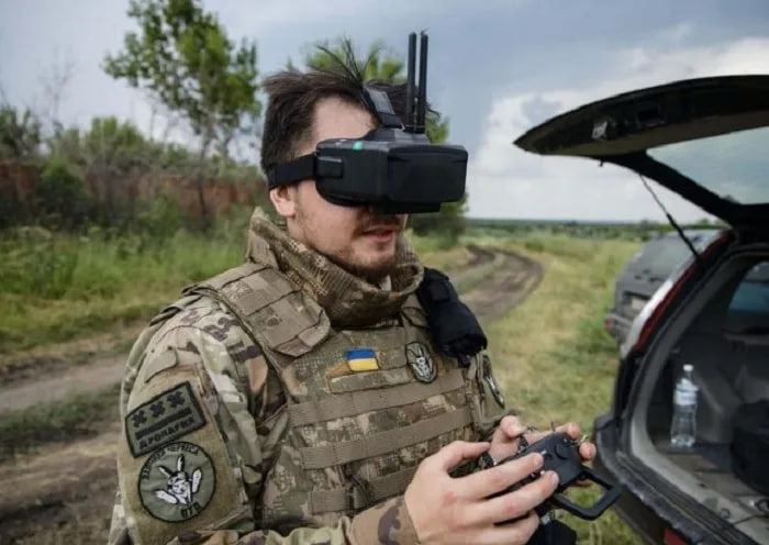 Некогда разрекламированная при мобилизации как «безопасная» армейская должность оператора БПЛА превратилась в самую опасную...