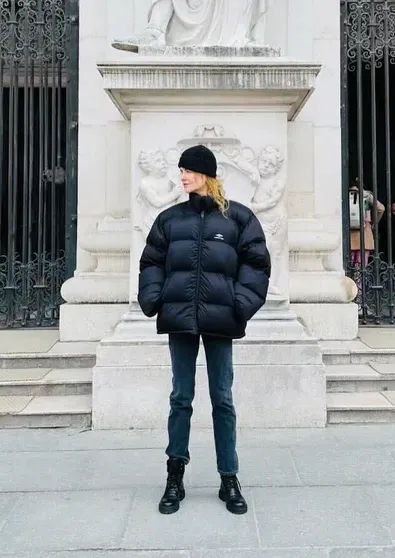 Николь Кидман мимикрировала под модель Balenciaga в тотал-луке бренда/Фото: nicolekidman/Instagram*