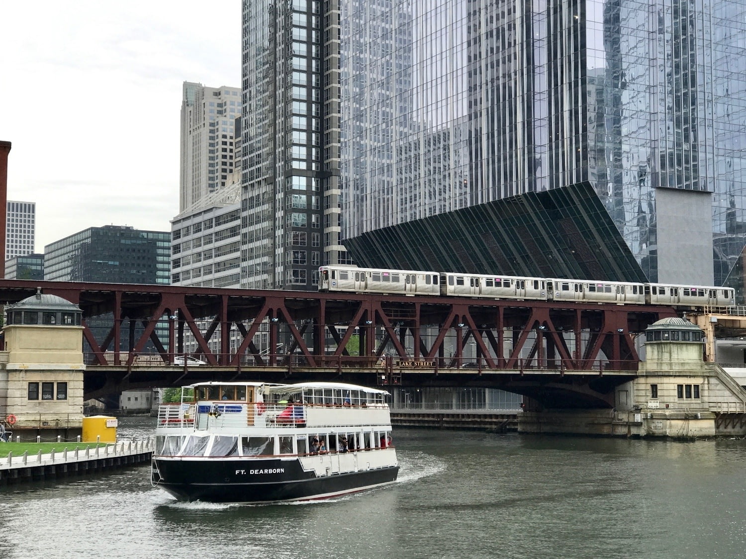 Что общего между Чикаго и Петербургом заграница,страны,туризм