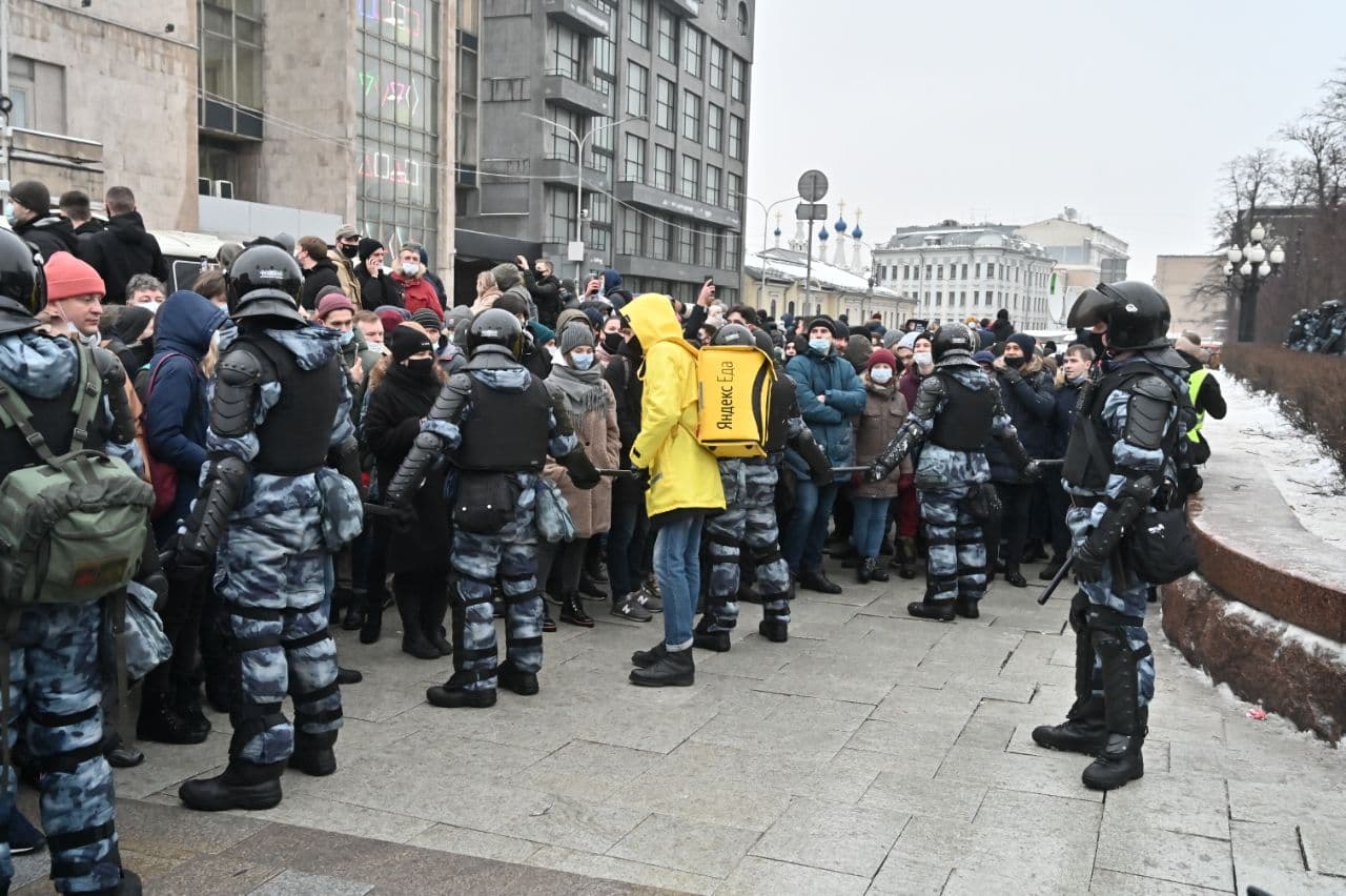 Митинги в москве 24 февраля. Протесты в Москве. Митингующие в Москве. Акции протеста.