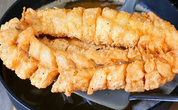 Тонкости готовки рыбы на сковороде, чтобы вкус был максимальный и не было костей. Маринование, надрезы - похожая новость на Toplenta