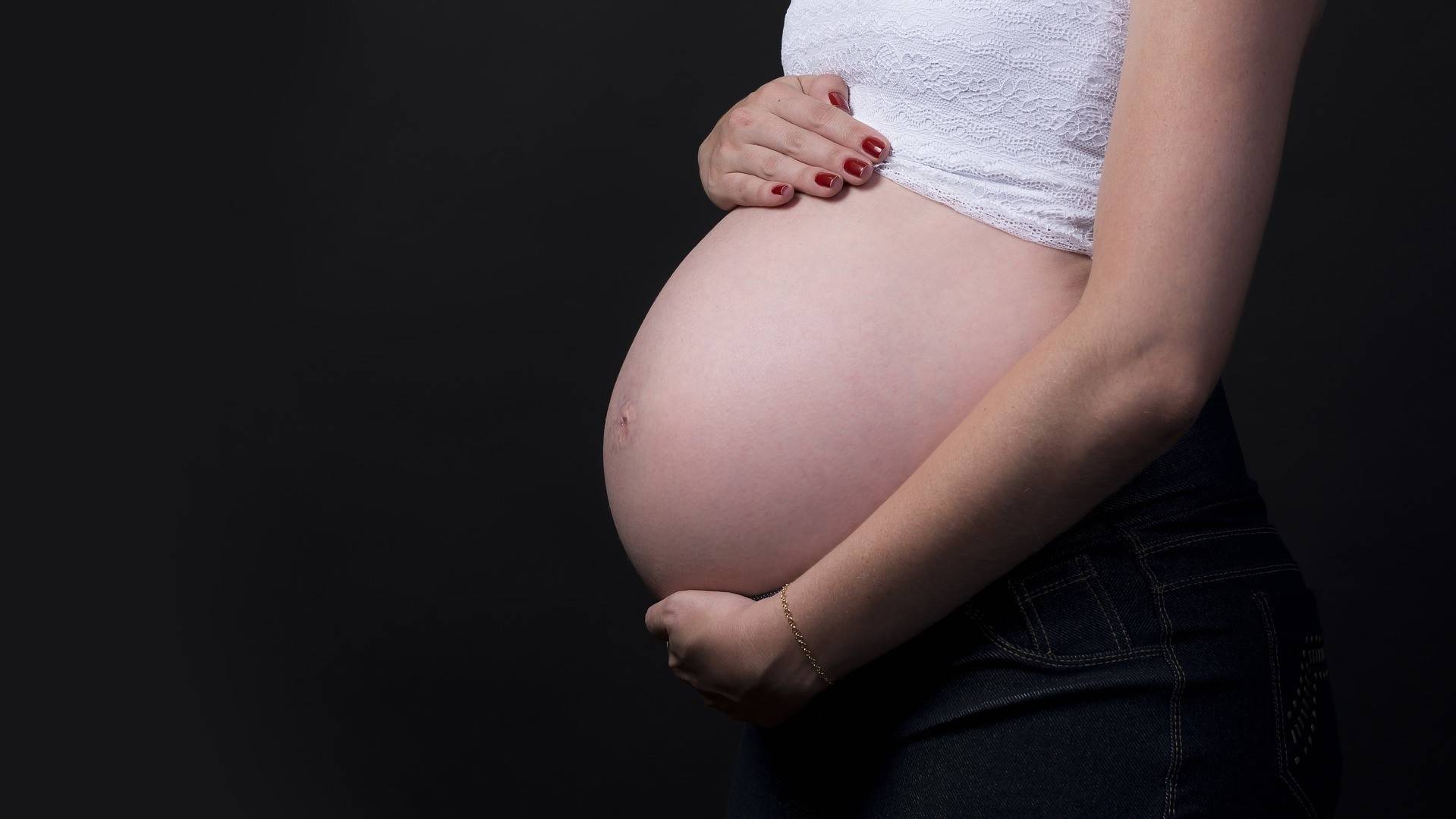 Гинеколог Лордкипанидзе призвал не сравнивать суррогатное материнство с торговлей детьми