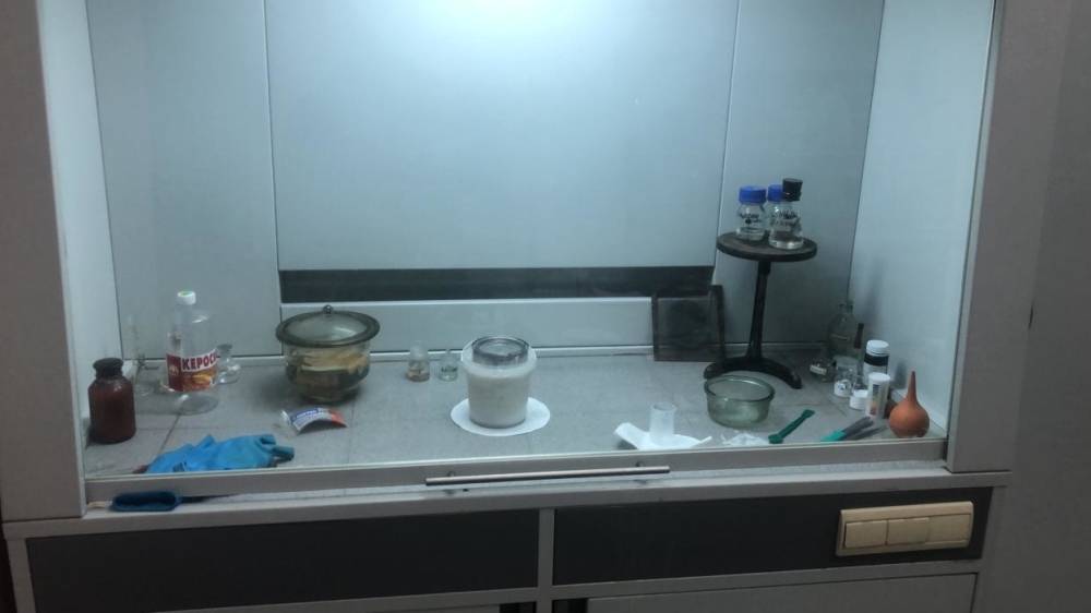 Утечка опасного металла произошла в лаборатории СибУПК, эвакуировано три человека