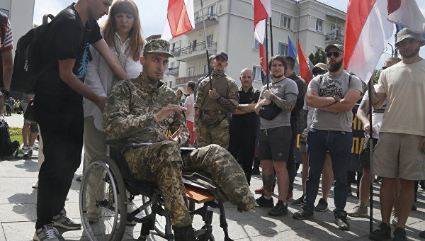 Атомный лес, кайфующий Зеленский и ПЕС бывшего президента. Украинская неделя в фотографиях