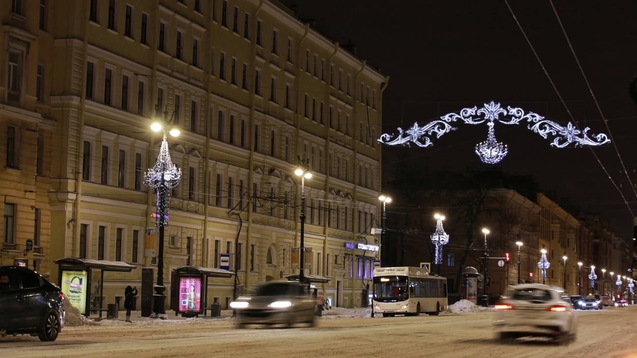 Чиновников Петербурга упрекнули в неправильном освоении бюджета на фоне снежного коллапса