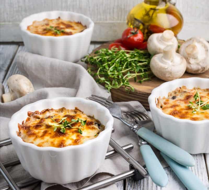 Тартини с жюльеном