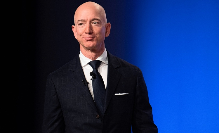 Cамый богатый человек в мире Джефф Безос стал еще богаче благодаря карантину