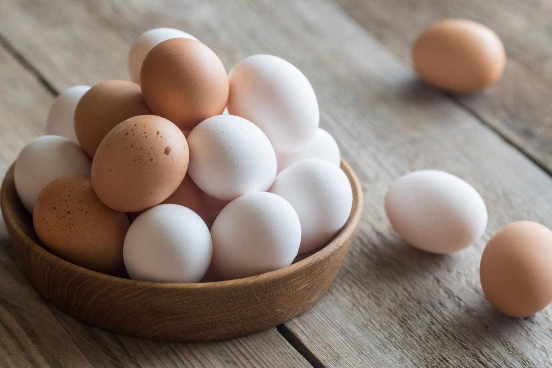 В Украине снизился выпуск яиц на предприятиях и в семейных хозяйствах