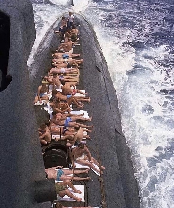 Как отдыхают подводники на субмаринах во время дальних плаваний