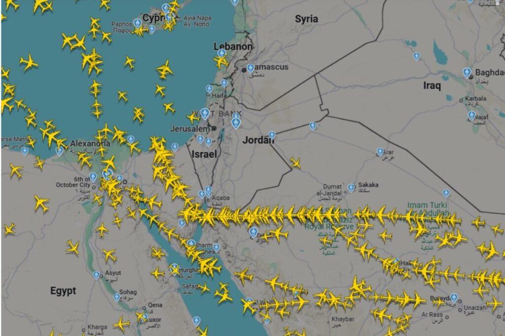 Российские самолеты вынуждено сели в других странах из-за атаки Израиля