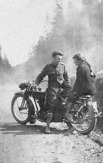 Мужчины 1920-х годов Мужчины 1920-х годов