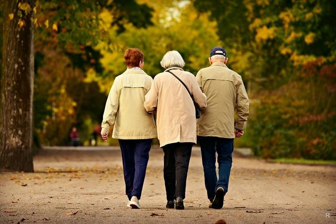 Старость – не в радость: почему наши старики раздражают нас сильнее, чем чужие