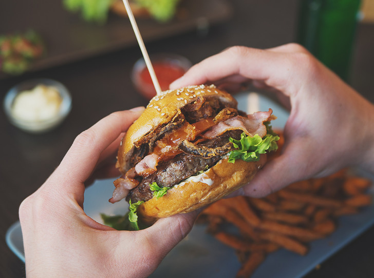 Фото №1 - 6 продуктов и напитков, которые вас старят