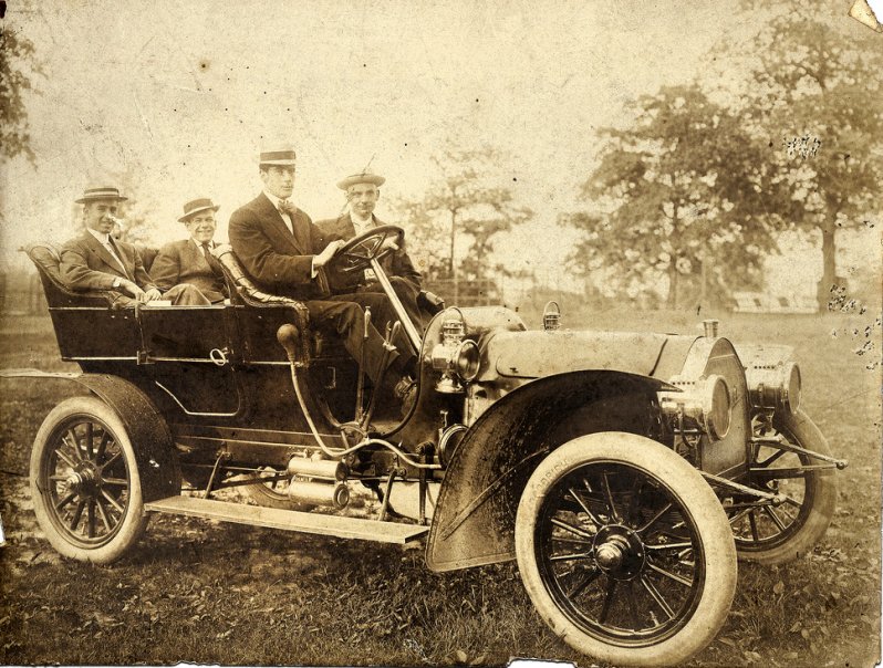 Джентльмены в автомобиле, около 1910 винтажные фото, история, олдтаймер, ретро, ретро авто, ретро фото, старина, фото