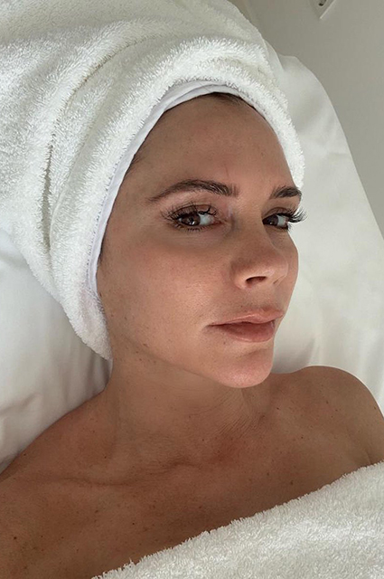 Виктория Бекхэм о бьюти-ошибках молодости и отношении к возрасту: "Я не стремлюсь выглядеть моложе" Интервью