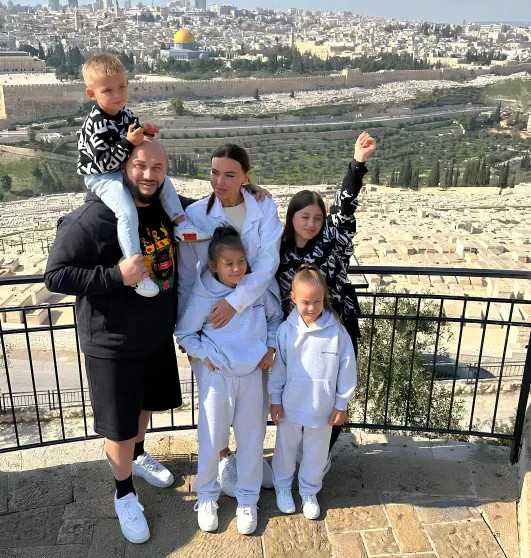 Джиган и Оксана Самойлова с детьми