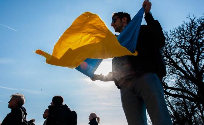 New Eastern Europe: Украину ждет «гнилая сделка», которая может оказаться жесткой, мягкой или «удачной»