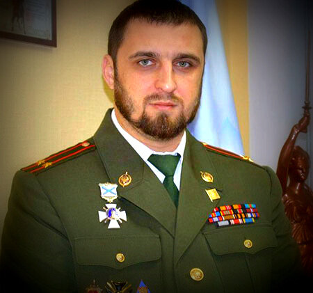 Полуряженый подполковник ФСБ набрал 15 тыс. бойцов: Куда ведет фальшь? Полуряженый подполковник ФСБ набрал 15 тыс. бойцов: Куда ведет фальшь? новости,события
