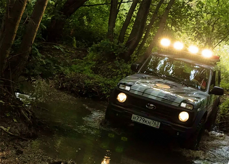 АвтоВАЗ запускает внедорожные экспедиции на Lada Niva. Любой желающий за 30 тыс. рублей может протестировать Niva Sport, Niva Bronto и Niva Travel на реальном бездорожье