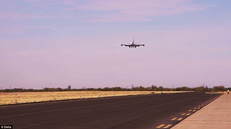 Последний Boeing 747 в США отправлен на кладбище самолетов авиация, боинг -747, боинг 747, боинг 777, кладбище самолетов, последний полет, самолеты, сша