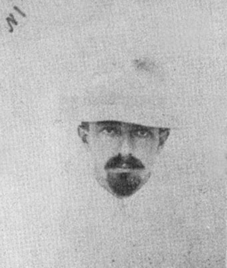 Палач — Н.М. Демышев. Председатель исполкома Евпатории, один из организаторов красной «Варфоломеевской ночи». Казнен белыми после освобождения Евпатории. 