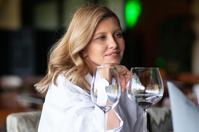 Владимир и Елена Зеленские встретились с Милой Кунис, Эштоном Катчером и Робин Райт в Киеве Новости