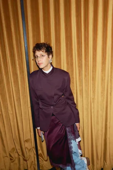 Юра Борисов с женой, Евгений Цыганов и Юлия Снигирь, Аглая Тарасова и Саша Бортич на премьере фильма 