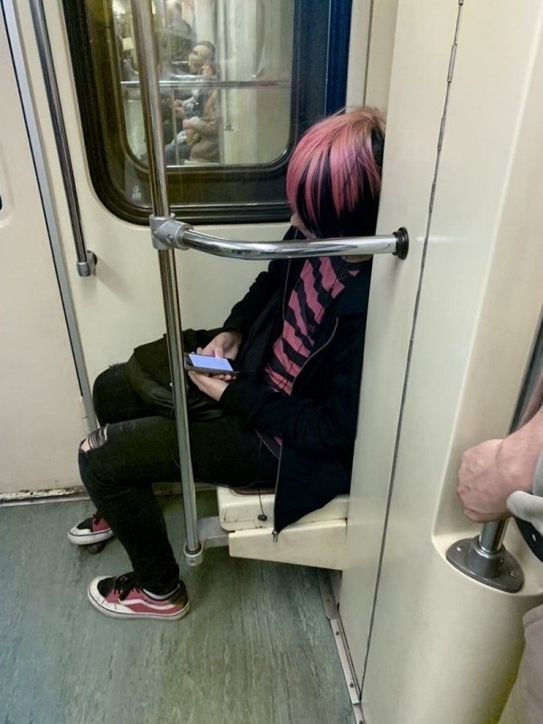 Модники и чудаки из метрополитена Модники и чудаки из метрополитена позитив,смешные картинки,юмор