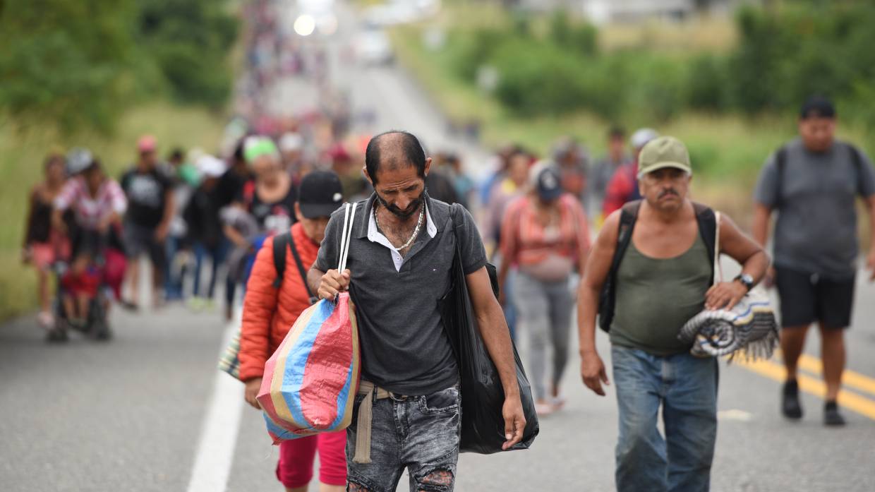 Новый караван мигрантов вышел из мексиканского города Тапачула