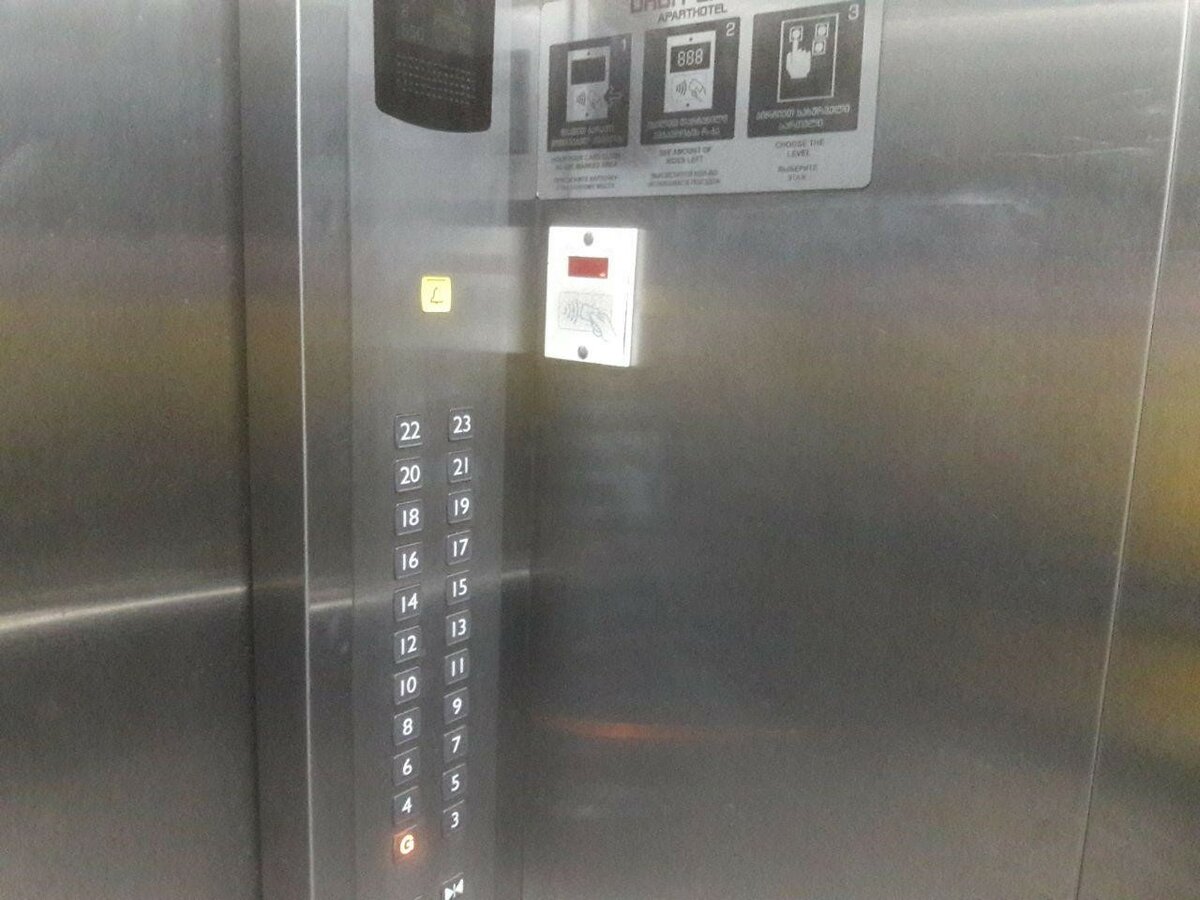 Почему в Батуми платные лифты и как ими пользоваться где и как,грузия,ЖКХ,кто,лифт