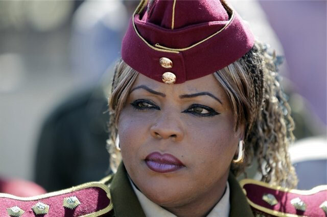 Женщина из отряда Каддафи