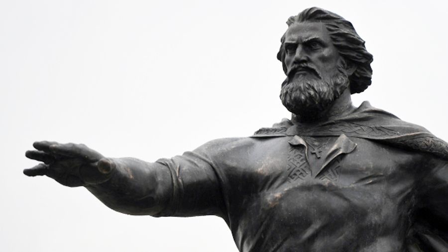 Памятник великому князю Ивану III в Калуге