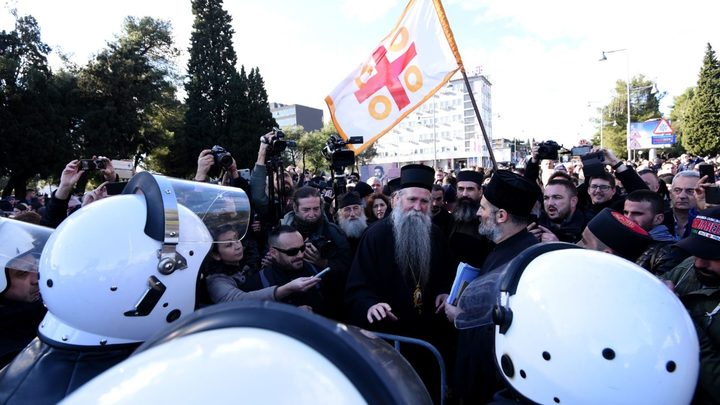 Православные не сдаются: Власти Черногории объявили Церкви коронавирусную войну