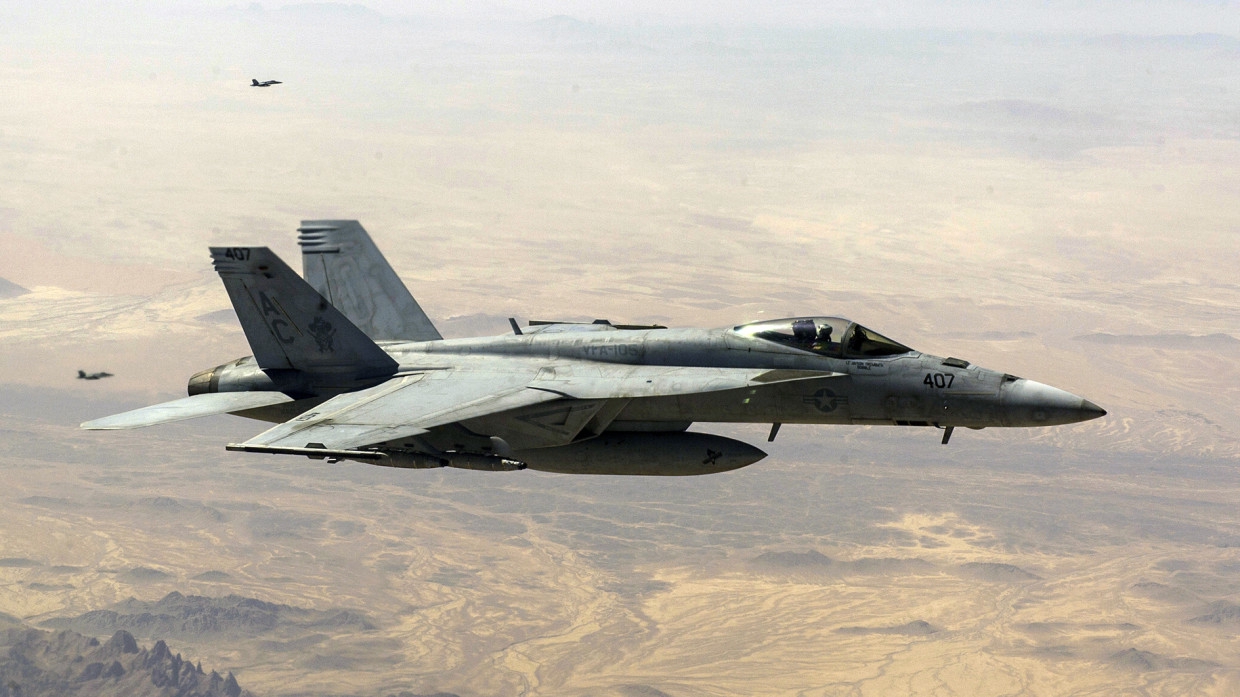 Navy Times: ВМС США несут убытки из-за коррозии на палубных самолетах F/A-18 Армия