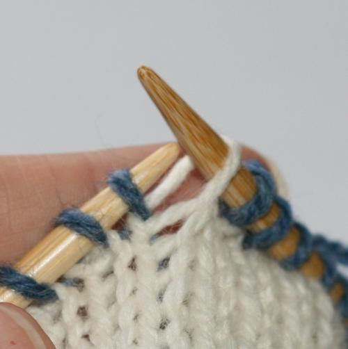 Смена цвета нити при круговом вязании рукоделие