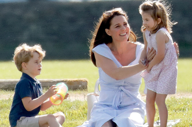 Стало известно, как и где Кейт Миддлтон и принц Уильям проводят летние каникулы с детьми Монархии