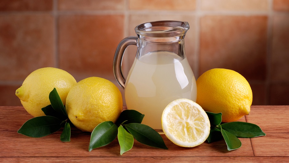 Вредно ли пить лимонный сок?
