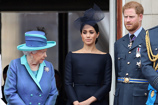 Королевская семья обеспокоена выходом предстоящих мемуаров принца Гарри: "Он ставит монархию под угрозу" Монархии