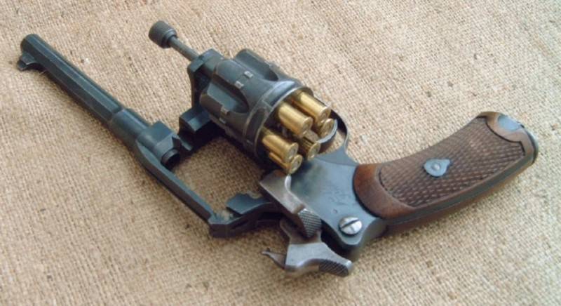 Первые хоть в чём-то: французские армейские револьверы Первые хоть в чём-то: французские армейские револьверы оружие